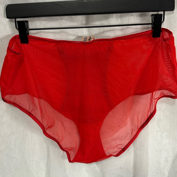 Bettie Page Red Lace Bra & Brief Set - Picture 7 of 10